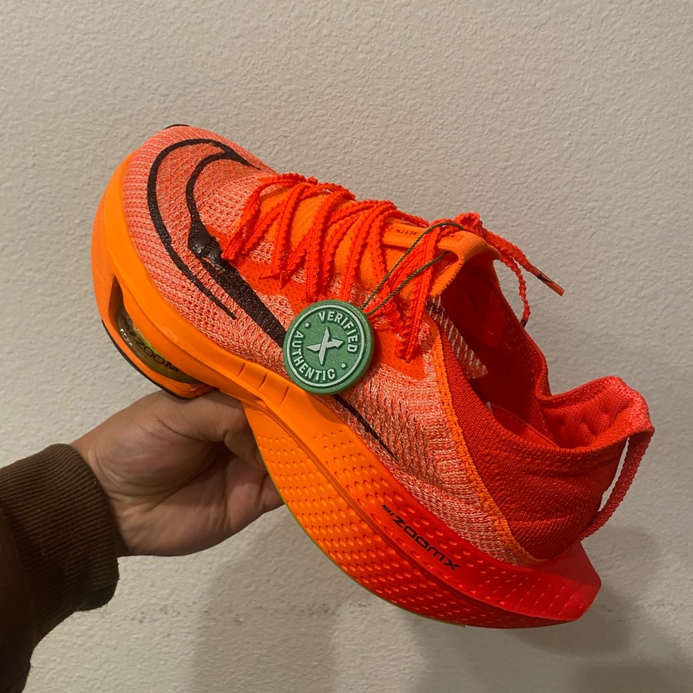 New Nike next% 2 fits like size 9